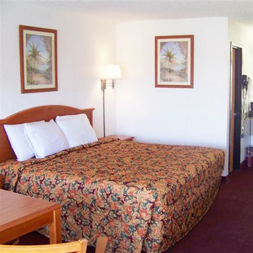 Hotel Travelers And 2*